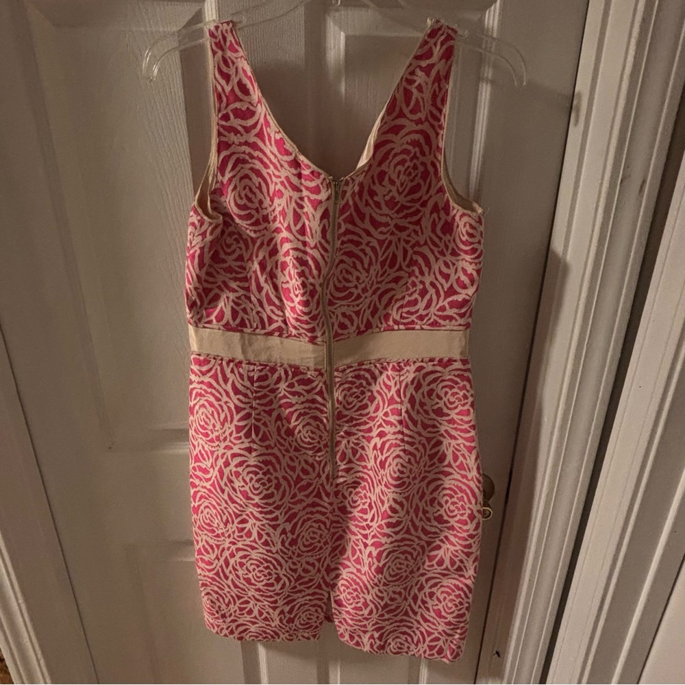 Maggy London White and Magenta Pink Rose Mini Sleeveless Sheath Dress Size 10 - Picture 4 of 4